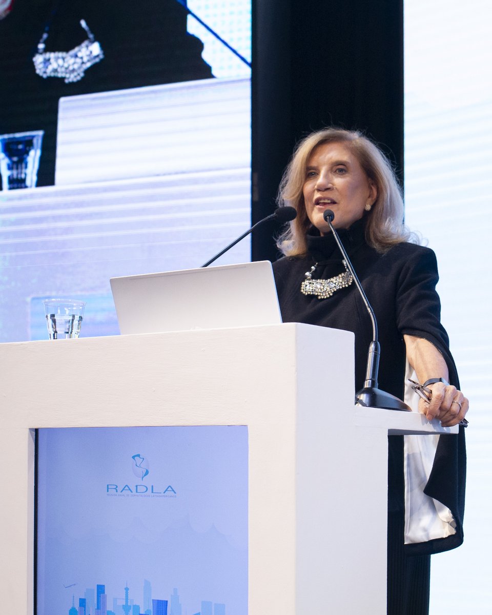 Radla2026's tweet photo. ✨ Seguimos compartiendo imágenes de momentos destacados de #RADLA2026, entre ellos la Ceremonia de Apertura celebrada el día de ayer.

Más fotos en https://t.co/LyLq3Z51VA https://t.co/15E2RZNrWy