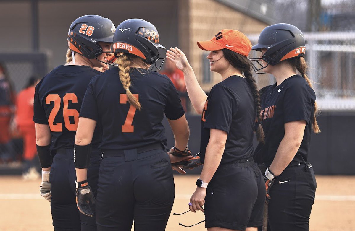 Srain10's tweet photo. To everyone who has poured their time, energy, and heart into Ohio Northern Softball, thank you.
I’m incredibly grateful for the people who make this journey so meaningful for our athletes. ONU sure is a special place and I’m honored to lead this program 🧡🐻‍❄️ https://t.co/caiZ6pYJue