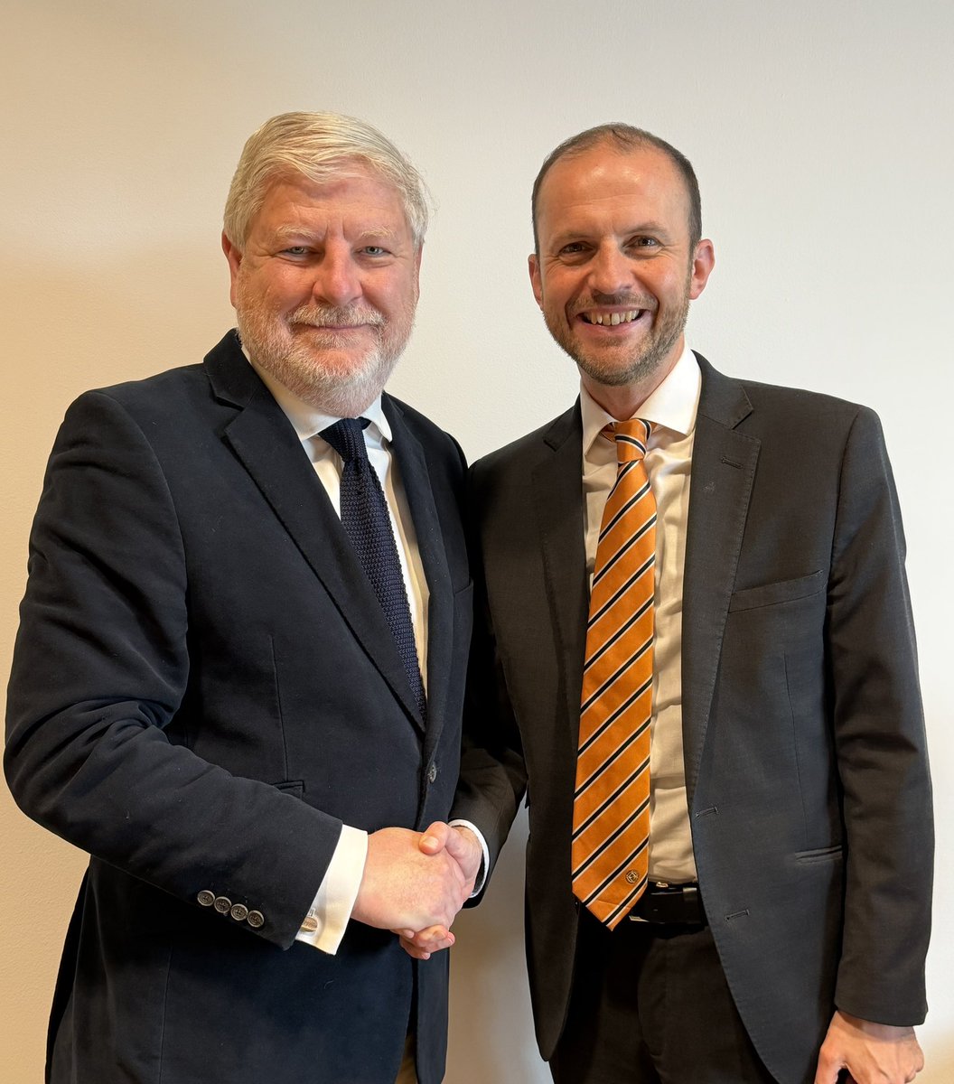 Angus Robertson tweet media