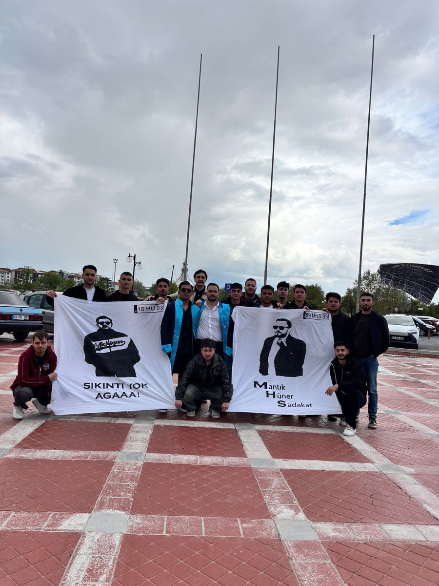 UFBKocatepe's tweet photo. 1907 ÜNİFEB Kocatepe Üniversitesi örgütlenmesi olarak yönetim kurulu üyelerimizden Mehmet Hüseyin Sezgin ve Hakan Uslu'nun mezuniyet törenine katılım gösterdik. Bundan sonraki hayatlarında başarılar dileriz. https://t.co/gILCAMnCAZ