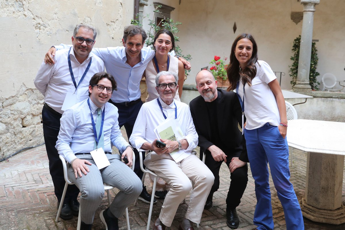 VisionThinkTank's tweet photo. Non la solita conferenza.

Dall’11 al 13 giugno a Pontignano per la 7ª Conferenza di Siena sull’Europa del Futuro: meno passerelle, più idee. Spazio ai giovani e alle start-up innovative.

Ci vediamo lì. #EuropaDelFuturo #Siena #Startup https://t.co/o3JzKc688p