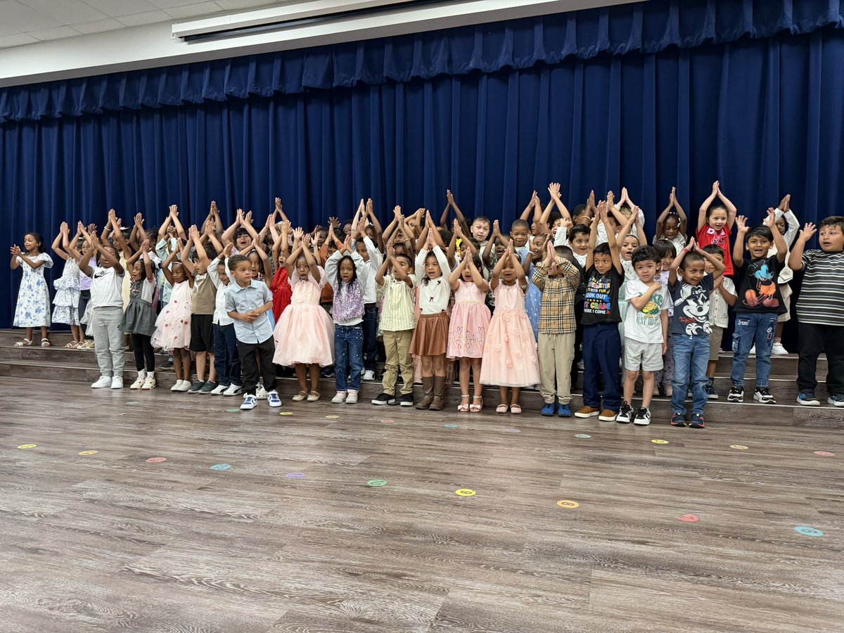 RLErockets1's tweet photo. Caps off to our Kindergarten graduates! 🎓💙 Today we celebrated these amazing students as they performed the sweetest song, “I’m Growing Up!” for their parents and families before officially becoming the future Class of 2038! We are so proud of all they’ve learned, the friendships they’ve made, and the bright futures ahead of them. Congratulations Kindergarten graduates! ✨🎉 @billgattus @RichardsonISD