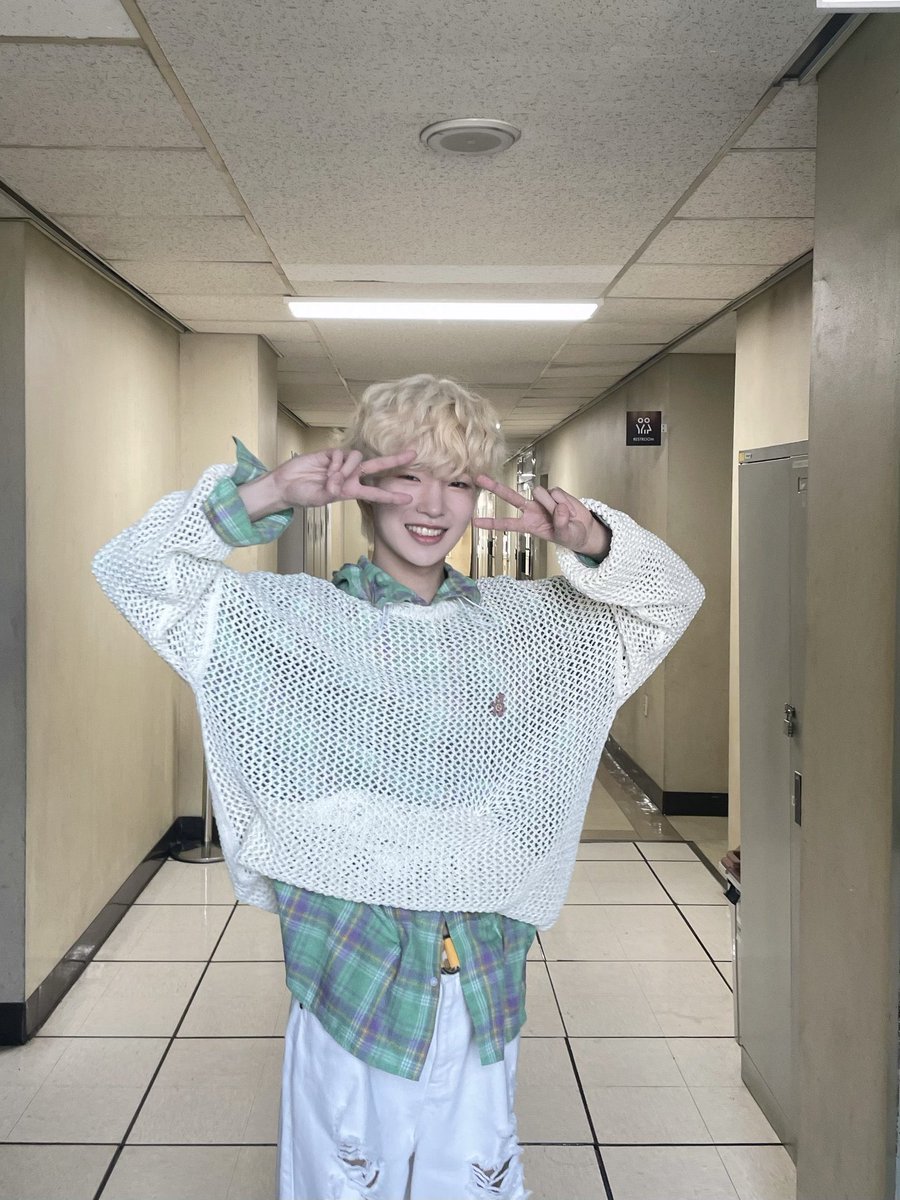 rabily0's tweet photo. @mukvrn はじめまして、ff外より失礼致します。
浅香孝太郎くんをおすすめさせてください🐥
バレエ歴16年のしなやかなダンスが特徴の練習生です🩰
真っ白な肌とかわいい笑顔がギャップです💛
現在ベネ無し21位と脱落の危機にあります。
本当に努力家でファン思いの子なのでご検討頂けますと幸いです🙇🏻‍♀️ https://t.co/WPKsMIBmhq