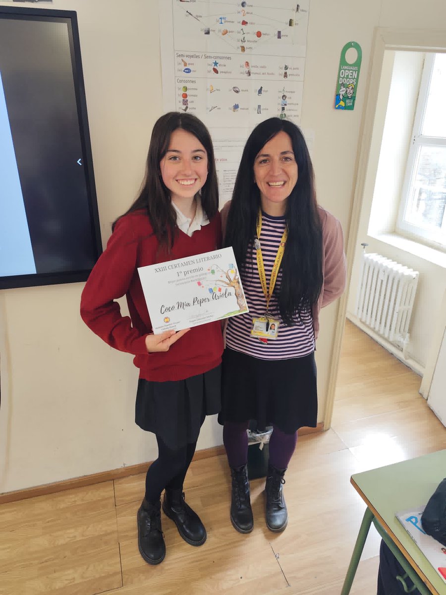 Canada_Blanch's tweet photo. Hoy hemos entregado los premios del XXIII Certamen Literario organizado por el Dpto. de Lengua Castellana y Literatura y el #PLC #PlanLector. En esta ocasión, hemos compuesto poesía en diferentes idiomas y nuestro objeto lírico ha sido la naturaleza. ¡Enhorabuena a los premiados! https://t.co/zDCGjrpmnG