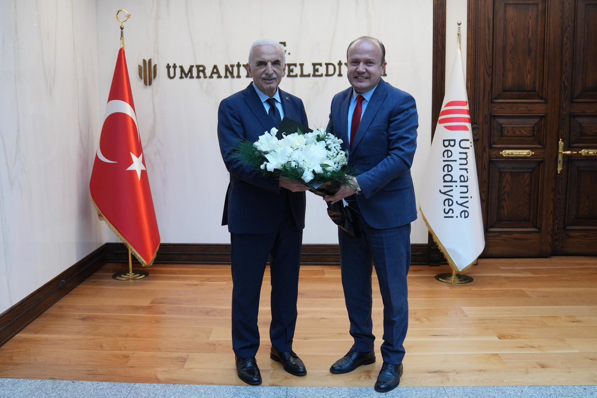 UmrSgm's tweet photo. Merkez Müdürümüz Olkan UZMAN ve beraberindeki heyet, Sosyal Güvenlik Haftası kapsamında Ümraniye Belediye Başkanı Sn. İsmet YILDIRIM’ı makamında ziyaret etmişlerdir. Nazik kabulleri ve misafirperverlikleri için teşekkür ederiz. https://t.co/pX3pTfsfhW