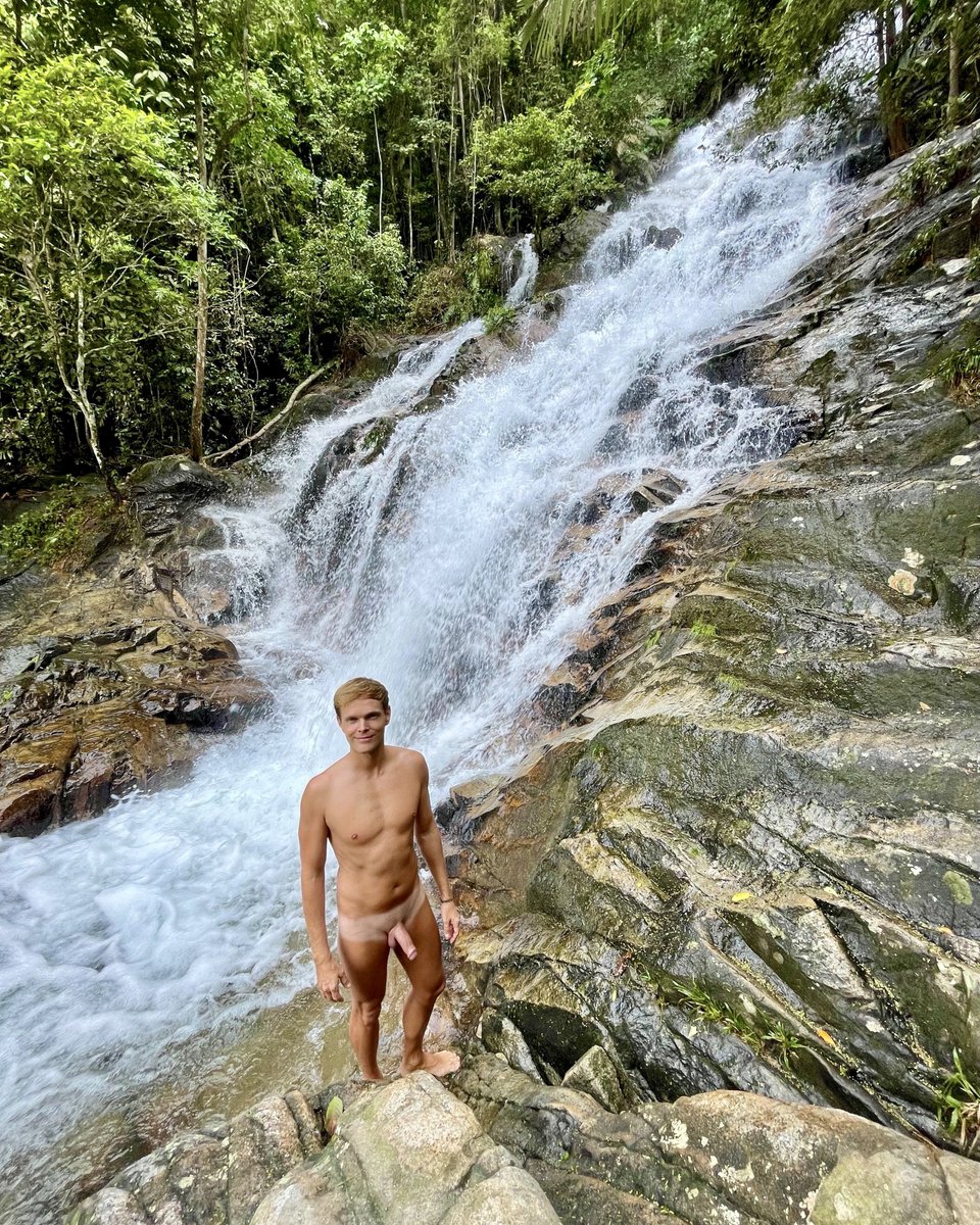 NakedTraveler 🔜 🇬🇧🇭🇷🇪🇸🇬🇷 tweet media