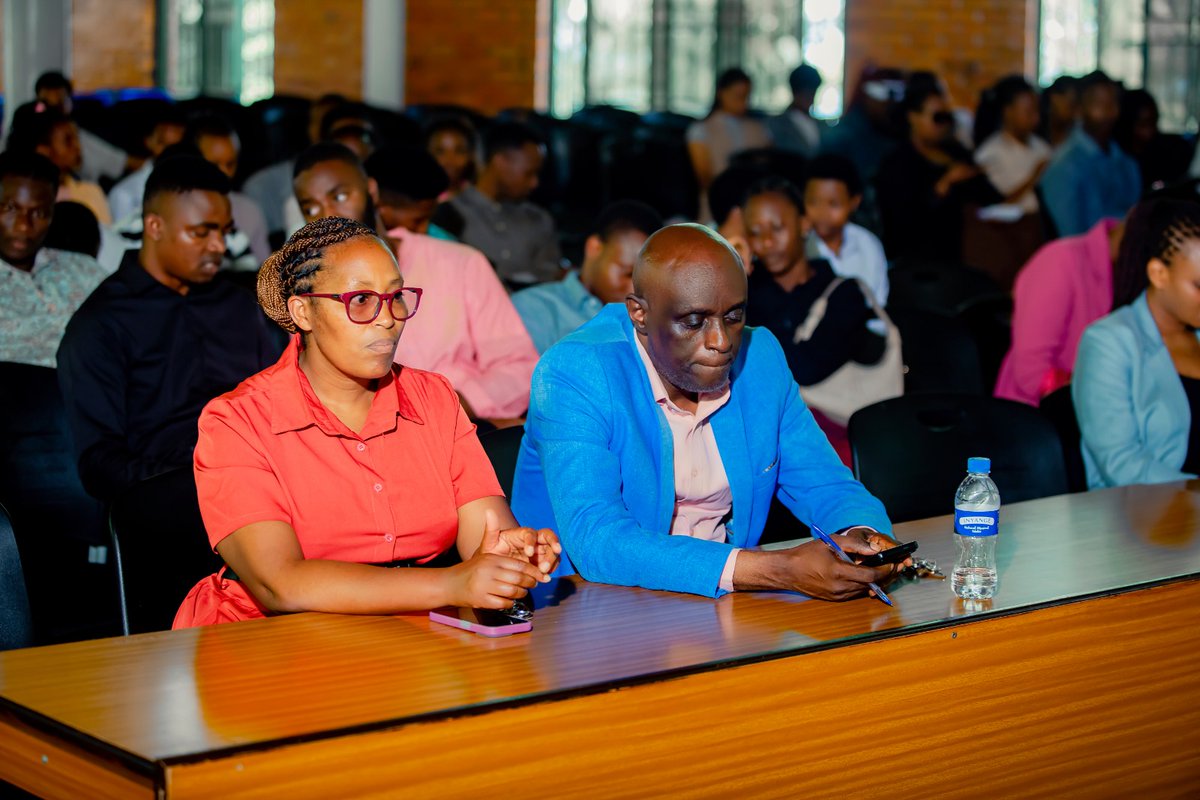 ICRC_rw's tweet photo. @ICRC_rw engaged law students  @unilak_rwanda School of Law – Nyanza Campus on International Humanitarian Law (IHL) and ICRC mandate and mission.
The session concluded with the handover of IHL publications to support the university library and future legal research. @UNILAK_LSS https://t.co/ErBnpt489N