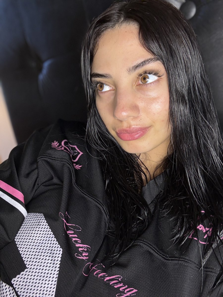 Kylie tweet media