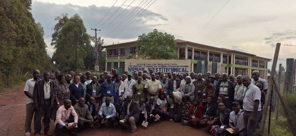 KESRETI's tweet photo. 184 farmers trained by KESRETI at Webuye West Technical and Vocational College.
We completed two batches with practical training on soil sampling, land preparation, variety selection, planting techniques, pest and disease management, harvesting, record keeping and more

#KESRETI https://t.co/u0sBUhz3E9