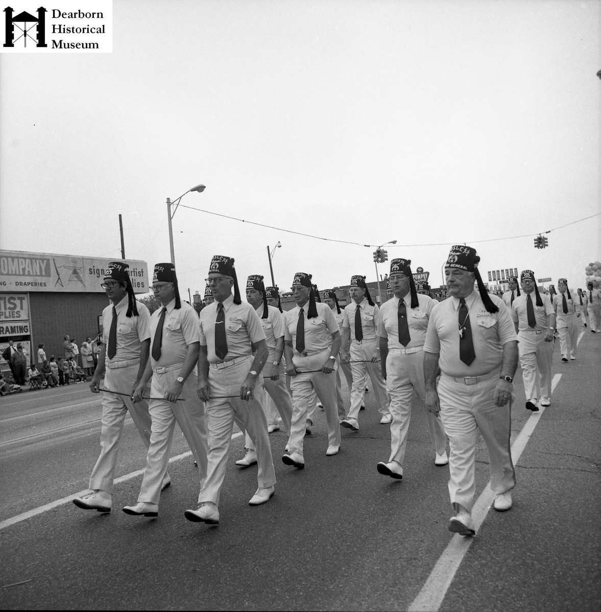 DearbornHMuseum's tweet photo. Dearborn's Memorial Day Parade returns in East Dearborn on Monday! These are some random shots from our collection depicting the parade in 1976. https://t.co/m4xOcpDMTz
