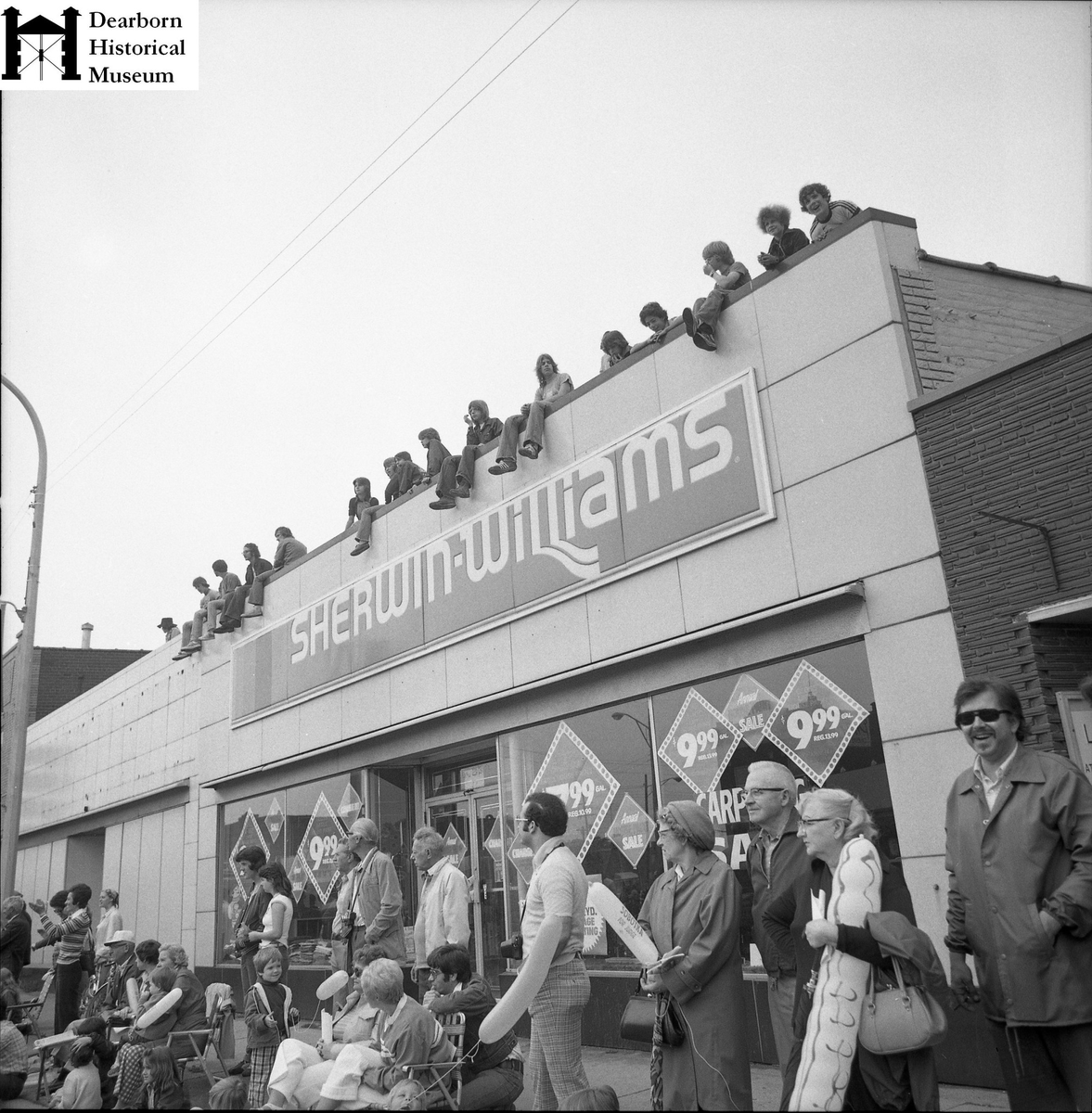 DearbornHMuseum's tweet photo. Dearborn's Memorial Day Parade returns in East Dearborn on Monday! These are some random shots from our collection depicting the parade in 1976. https://t.co/m4xOcpDMTz