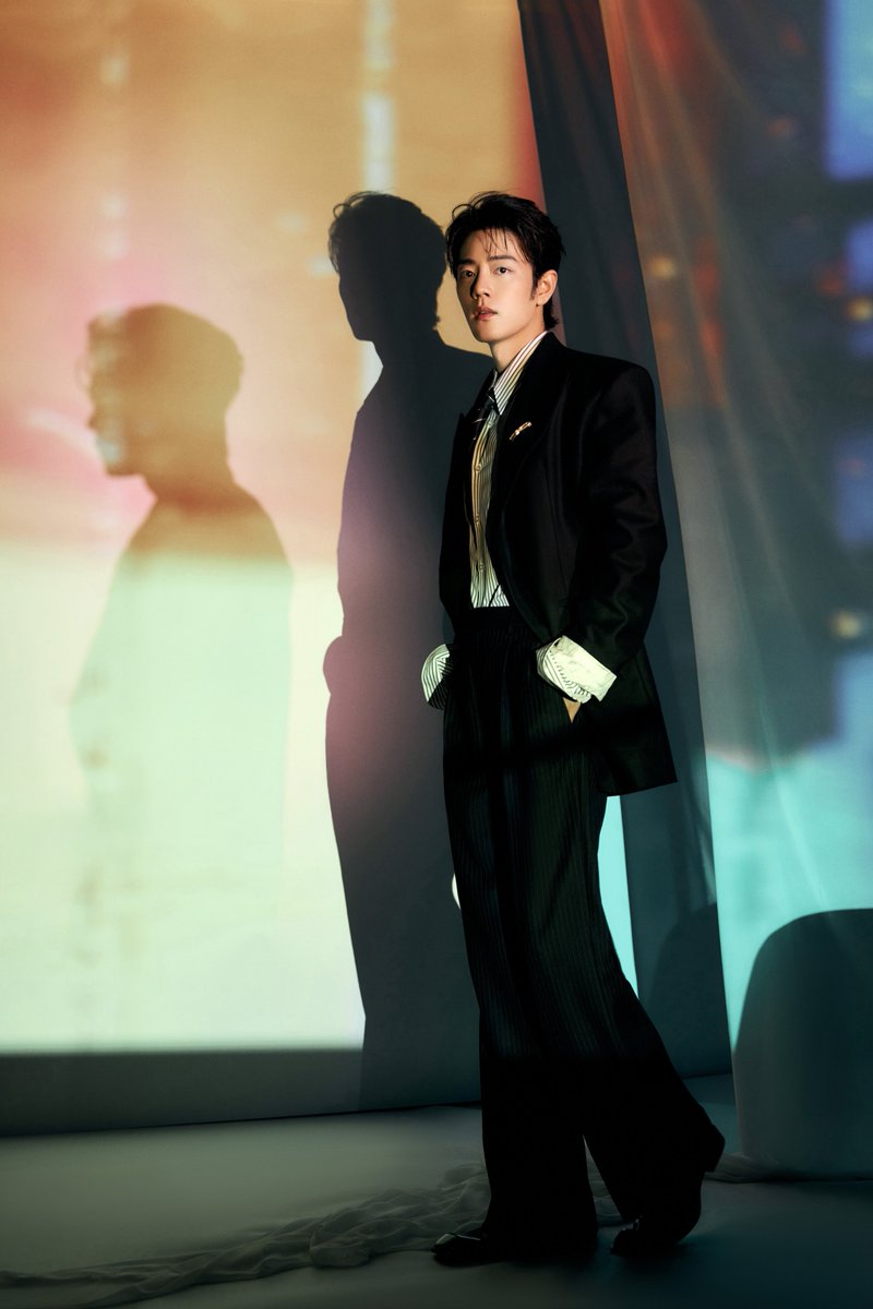 longbean1005's tweet photo. you think xiao zhan can’t get any more perfect, and then he just is. in his own effortless way 🤩 

XIAO ZHAN GOLDEN PETREL AWARDS
#AAFF2026xXiaoZhan #XiaoZhan https://t.co/gWuQxV15yh