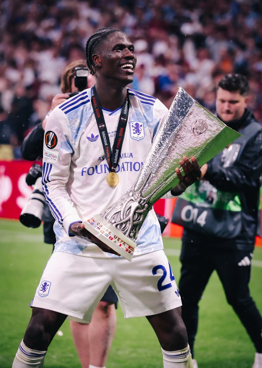 Dchinny15's tweet photo. Amadou Onana and @AVFCOfficial are @EuropaLeague Champions!

What a year! Proud of you brother! Big World Cup summer ahead 🙏🏾🏆 https://t.co/5FCV9hDQWb