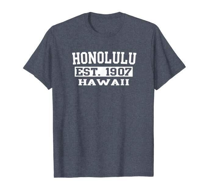 TeeWarehouse's tweet photo. Honolulu #Hawaii is surrounded by the most beautiful scenery, including pristine #Waikiki Beach and stunning #DiamondHead mountain. #Honolulu https://t.co/FPNGiXMqjv https://t.co/49R8xEPLNn