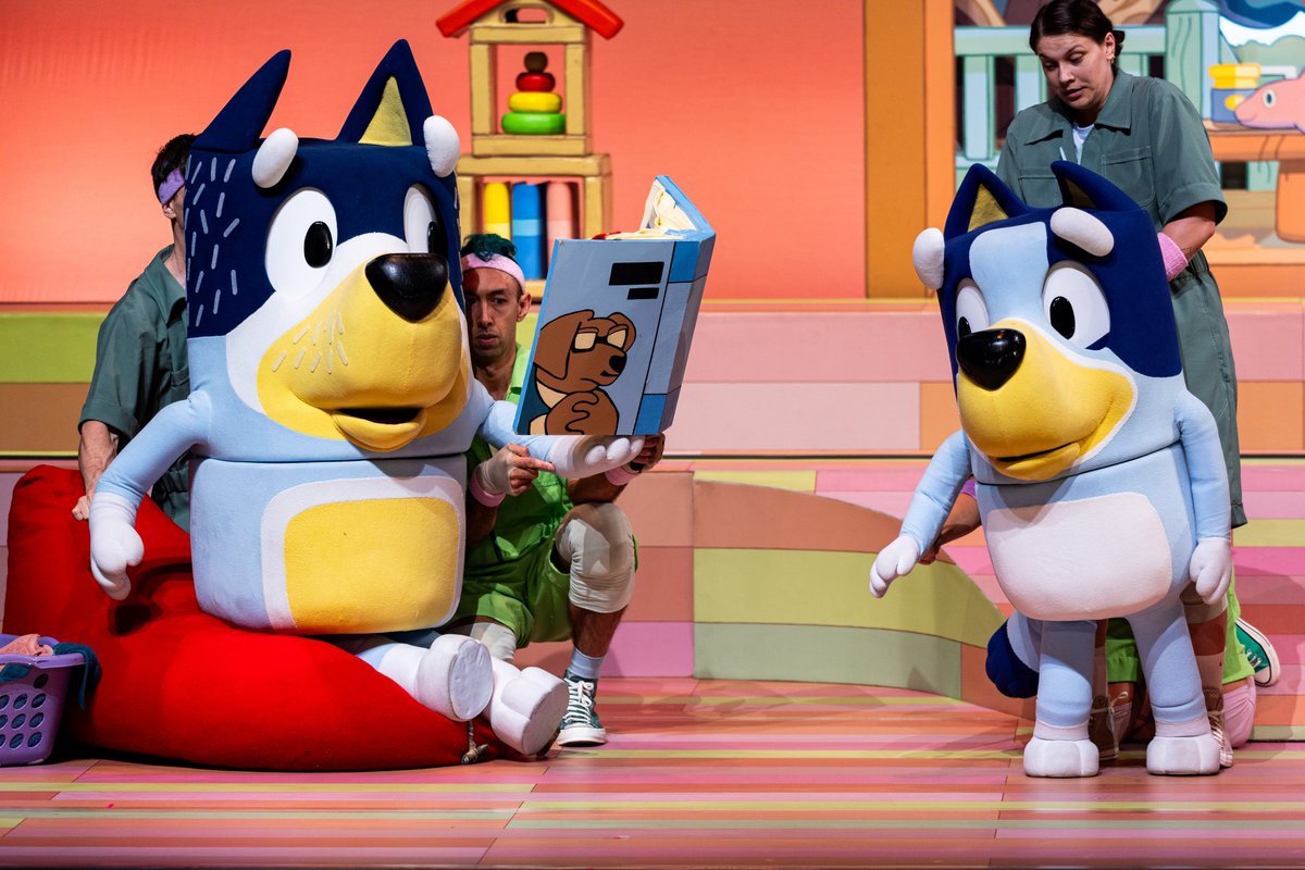 FBJFit's tweet photo. Local to Boston and looking for some family fun? BLUEY'S BIG PLAY The Stage Show is the first-ever theatrical adaptation of the television series come to the Boch Center in Boston on June13 and 14th. The play features an original story by Bluey creator Joe Brumm, new music by award-winning Bluey composer Joff Bush and brilliantly crafted life-size puppets and sets.  For tickets: https://t.co/wzzr99BQCs

#Bluey #bostonevents