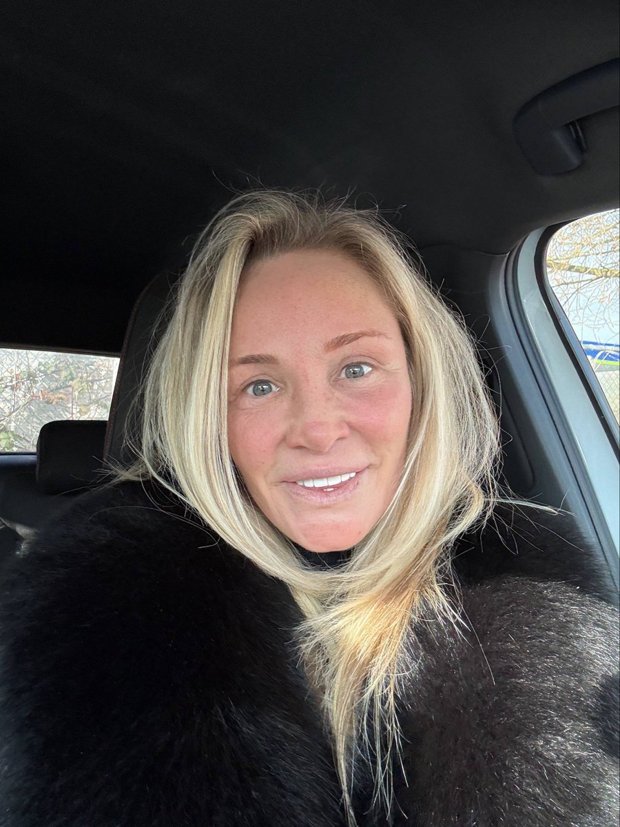 Missjay_im's tweet photo. Dutch winter face❄️ https://t.co/X1GtWPJc7T