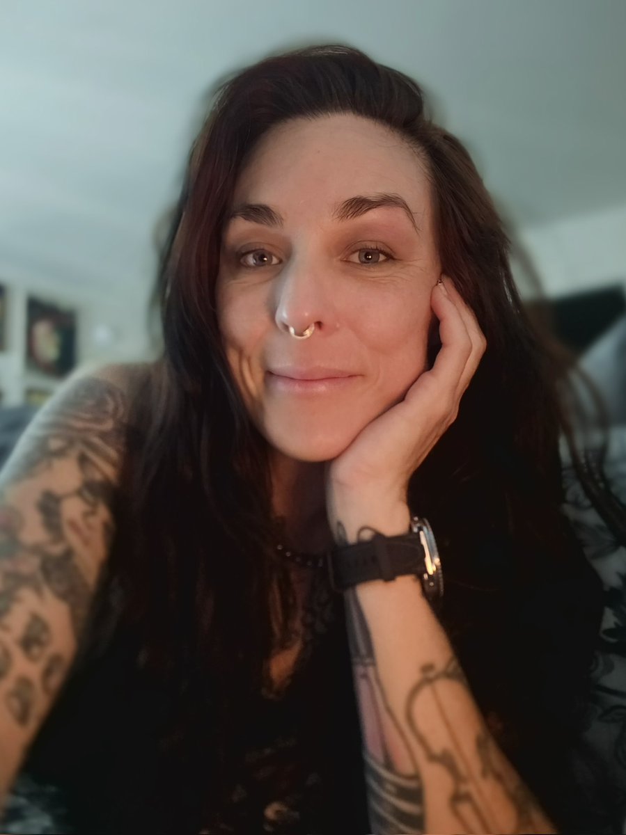 Tampicotaryn's tweet photo. 39 today. 🖤 Single mom of twins, finishing my PhD, and starting as an Assistant Professor this year. If anyone wants to buy the birthday girl a coffee while she survives the final stretch of grad school ☕✨ #PhDLife #AcademicTwitter #FirstGen #JusticeImpacted #WomenInAcademia https://t.co/EyLs0qaU40