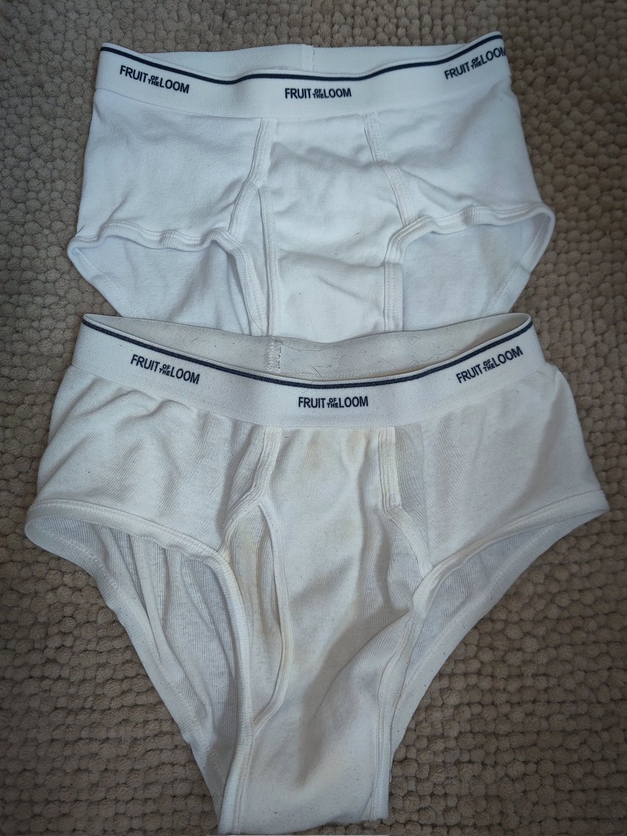DVCK99's tweet photo. New vs well worn https://t.co/7ARw2kJbgS