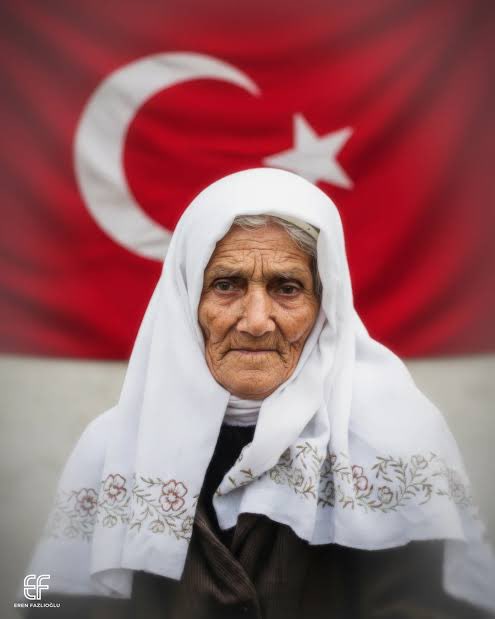 aynuresultanova's tweet photo. “Bebeğim anasız büyür ama vatansız büyüyemez!”

Kahraman Türk Kadını #NeneHatun’u vefatının yıldönümünde anıyorum. https://t.co/hcjSS2vJtn