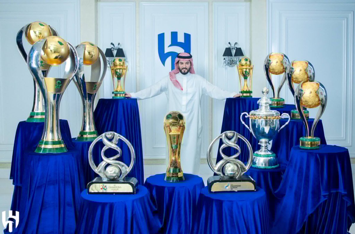 💙زعيم القارره💙 tweet media