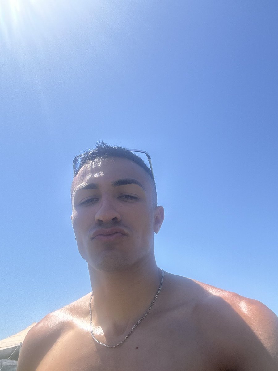 chiiilllwill's tweet photo. Peak of summer🎆 https://t.co/joufQZSOuE