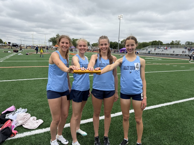 RileyCounty_HS's tweet photo. The girls 4x800 team of Claire Anderson, Mikaila Frese, Addisyn Gutsch, and Izabel Nelson are Regional Champions with a winning time of 9:47.74! Great race by the Falcons as they punch their ticket to state! https://t.co/VsSbkNtQx6