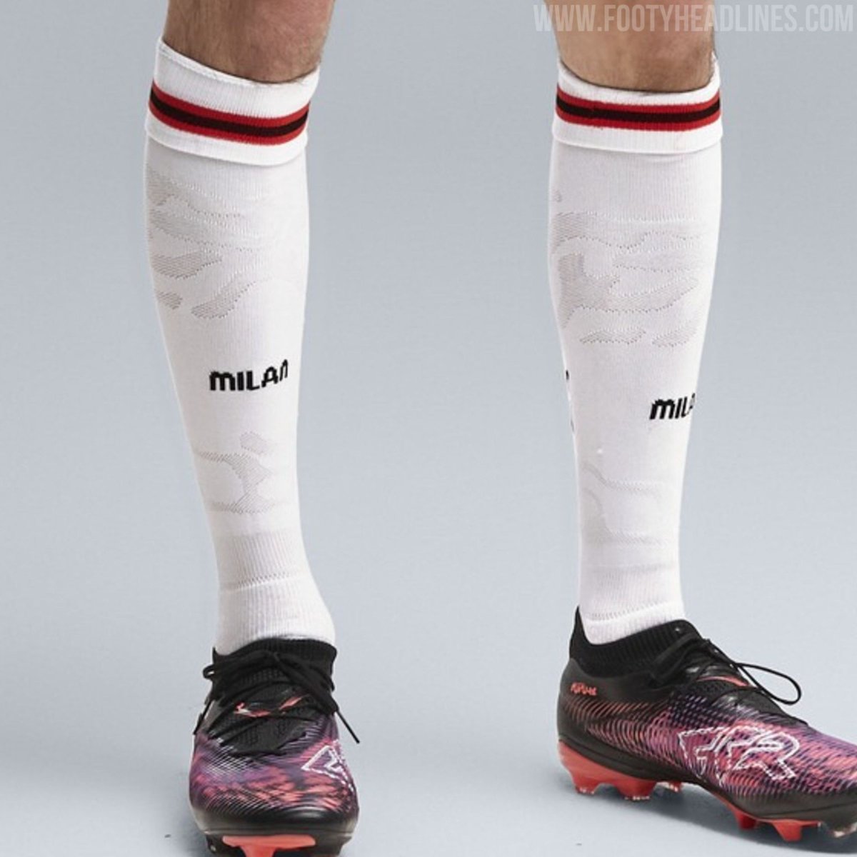 Footy_Headlines's tweet photo. 𝑴𝒊𝒍𝒂𝒏 𝟐𝟔-𝟐𝟕 𝑯𝒐𝒎𝒆 𝑲𝒊𝒕 - 𝑭𝒖𝒍𝒍 𝑳𝒐𝒐𝒌

Ahead of the release tomorrow, we can give a full look at the Milan 2026-2027 home kit. https://t.co/alivB2wN2s