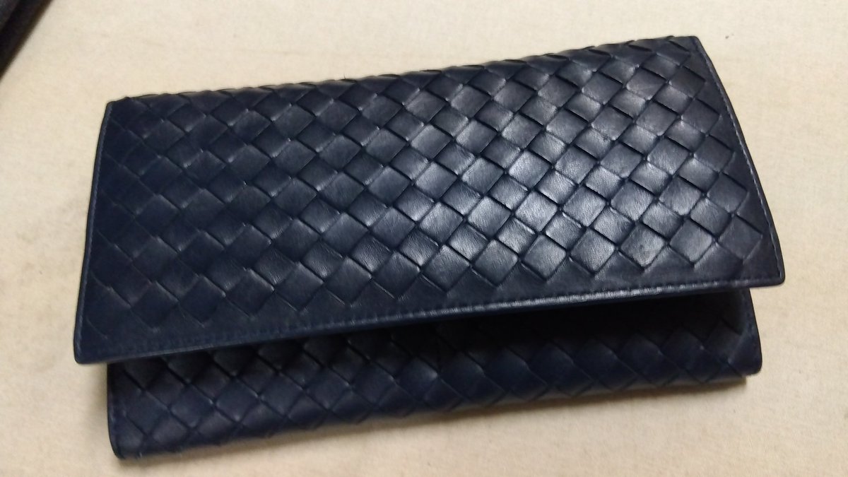 Feb19ch's tweet photo. ボッテガヴェネタ長財布
お預かりしました
小銭入れのファスナー
引き手破損
スライダー交換しまして直りました
#ボッテガヴェネタ
#ファスナー
#結城市
#クリーニング https://t.co/kqogrHgUNX