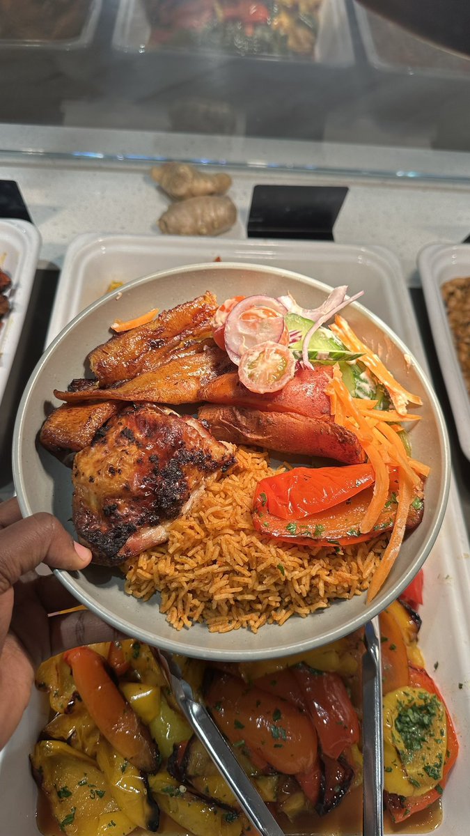 PulseGhana's tweet photo. Ghanaian chef @chefabbys is celebrating a major career milestone after cooking authentic Ghanaian dishes for more than 300 employees at the UK headquarters of  Snapchat. Currently on a UK food tour, the chef described the experience as the “biggest highlight” of her career, sharing her excitement after seeing people queue at the company’s headquarters to taste Ghanaian cuisine prepared alongside the Snapchat chef team.

#PulseXCreators