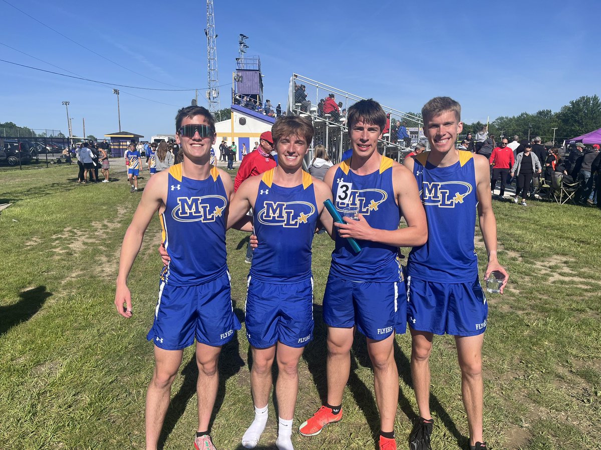 4BrwnsBucksReds's tweet photo. 4 x 800 District Champs! https://t.co/yLIGK7i3Dj