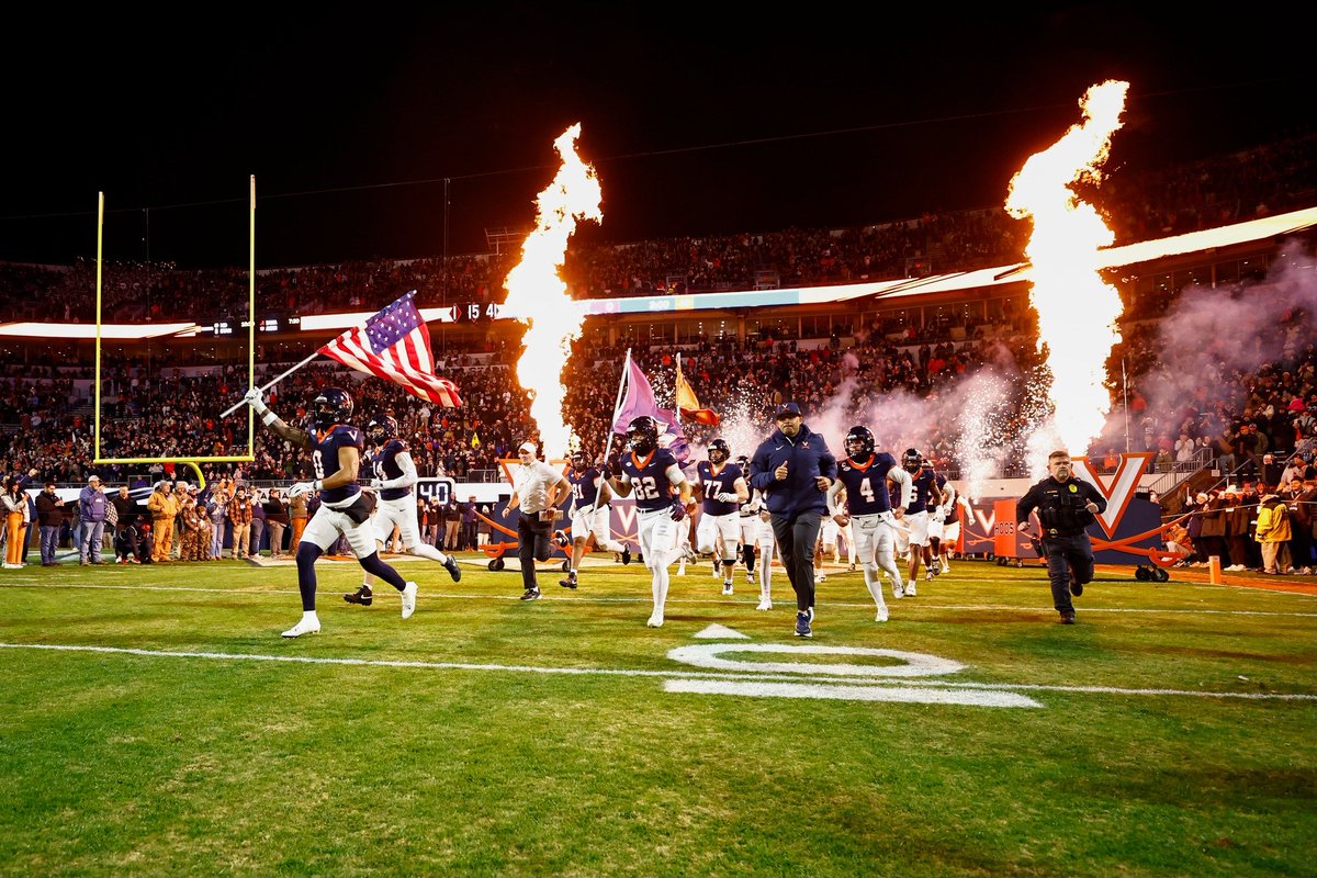 ericward_7's tweet photo. Just 💯 days until Virginia Football is back.

#RunItBack #GoHoos 🔸⚔️🔹 https://t.co/vLjsYAvG8S