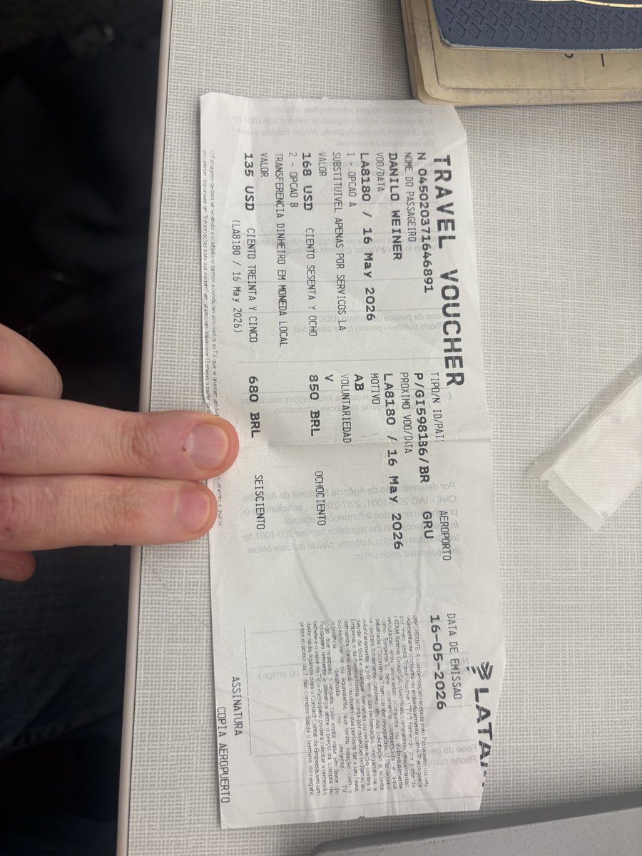 wdanilo's tweet photo. @LATAM_BRA boa tarde, ganhei o voucher anexo no meu último voo com vocês (São Paulo - Nova Iorque / LA 8180 / 16.05.2026) pq viajei num assento que estava com o braço esquerdo quebrado. Achei que esse valor apareceria automaticamente na minha wallet, como faço a transferência? https://t.co/ECTTEM8p1J