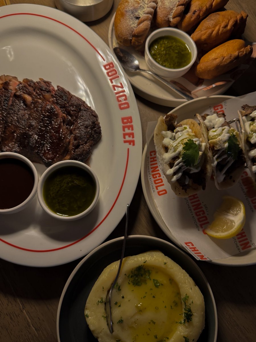 kitfgh's tweet photo. Treated the fam to dinner. 🤤 https://t.co/5AjNtNeQcI