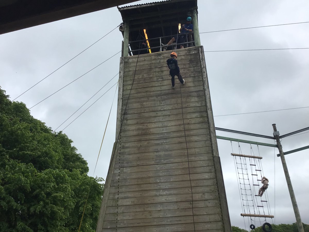 PrestburyCEPrim's tweet photo. Group 2 abseiling https://t.co/HeArXMRluZ