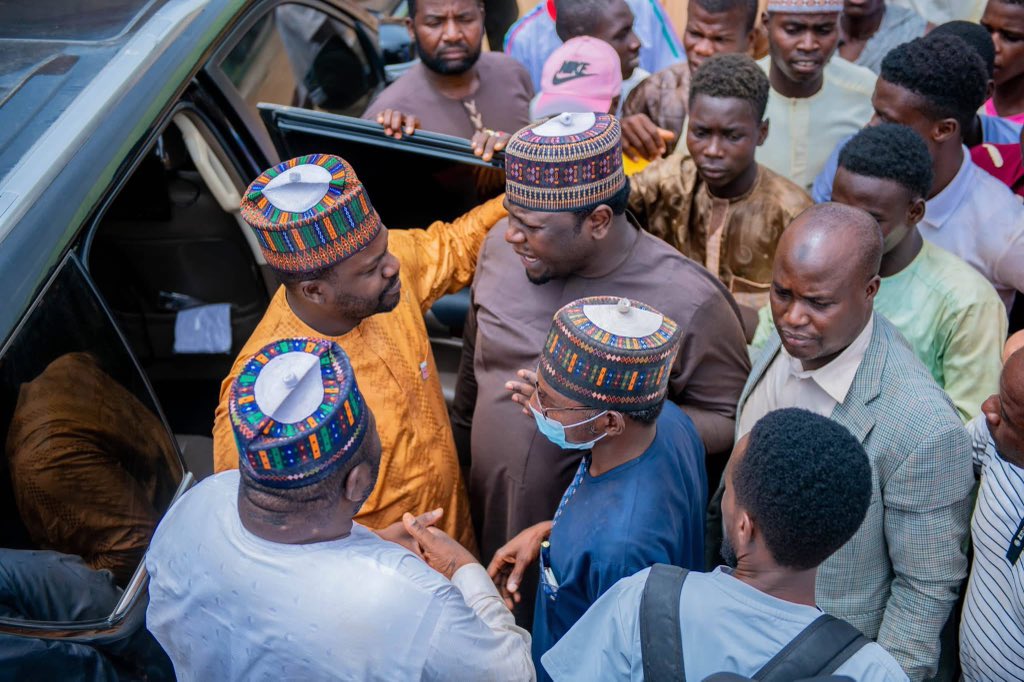 HassanPeppe's tweet photo. 𝗬𝗼𝗯𝗲 𝗔𝗴. 𝗦𝗦𝗚 𝗝𝗼𝗶𝗻𝘀 𝗣𝗮𝗿𝘁𝘆 𝗠𝗲𝗺𝗯𝗲𝗿𝘀 𝗶𝗻 𝗔𝗣𝗖 𝗚𝗼𝘃𝗲𝗿𝗻𝗼𝗿𝘀𝗵𝗶𝗽 𝗣𝗿𝗶𝗺𝗮𝗿𝗶𝗲𝘀 𝗶𝗻 𝗕𝘂𝗻𝗶-𝗚𝗮𝗿𝗶

...𝗛𝗮𝗶𝗹𝘀 𝗧𝘂𝗿𝗻𝗼𝘂𝘁, 𝗢𝗿𝗱𝗲𝗿𝗹𝗶𝗻𝗲𝘀𝘀 𝗼𝗳 𝗖𝗮𝗿𝗱-𝗖𝗮𝗿𝗿𝘆𝗶𝗻𝗴 𝗠𝗲𝗺𝗯𝗲𝗿𝘀
.
.
The Acting Secretary to the Yobe State Government (SSG), Dr. Mohammed Goje,  FRSPH, on Thursday joined other members of the All Progressives Congress (APC) in the party’s governorship primaries held in Buni-Gari, Gujba Local Government Area of Yobe State.

Dr. Goje participated in the exercise alongside aides to Governor Mai Mala Buni, CON, COMN, including Hassan Shettima and Buba Alhaji Yayel, stakeholders and supporters gathered to elect the party’s governorship candidate ahead of the forthcoming elections.

The primary election witnessed impressive turnout by card-carrying members of the APC, with party faithful conducting themselves peacefully and orderly throughout the exercise.

Dr. Goje commended party members for their turnout, maturity and discipline during the exercise, describing the peaceful conduct as a reflection of the unity and internal cohesion within the APC in Yobe State.

The Ag. SSG noted that the orderly atmosphere observed during the primaries demonstrated the commitment of party members to democratic principles and the continued progress of the party in the state.

The exercise was conducted peacefully, with the APC’s endorsed governorship aspirant, Alhaji Baba Mallam Wali, maintaining a clear lead in the voting process. @DrGoje35