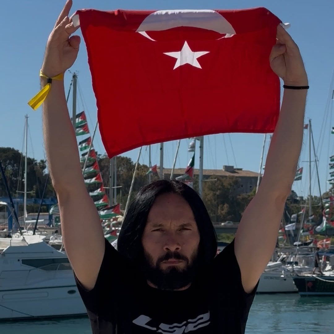 SİYAH SANCAK tweet media