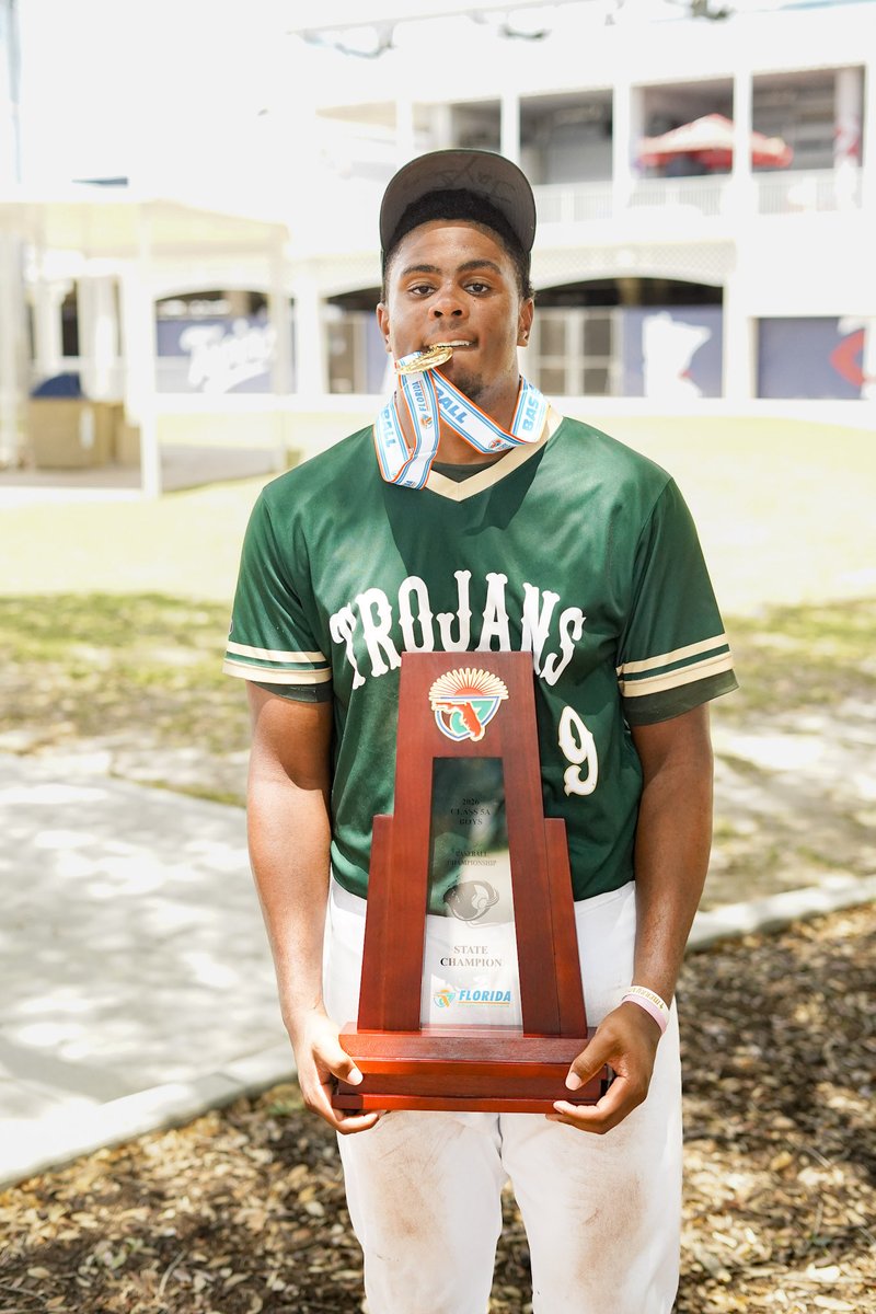JaysonParker_2's tweet photo. Mission accomplished!! 

Florida 5A State Champions https://t.co/O8MpzYk2S6
