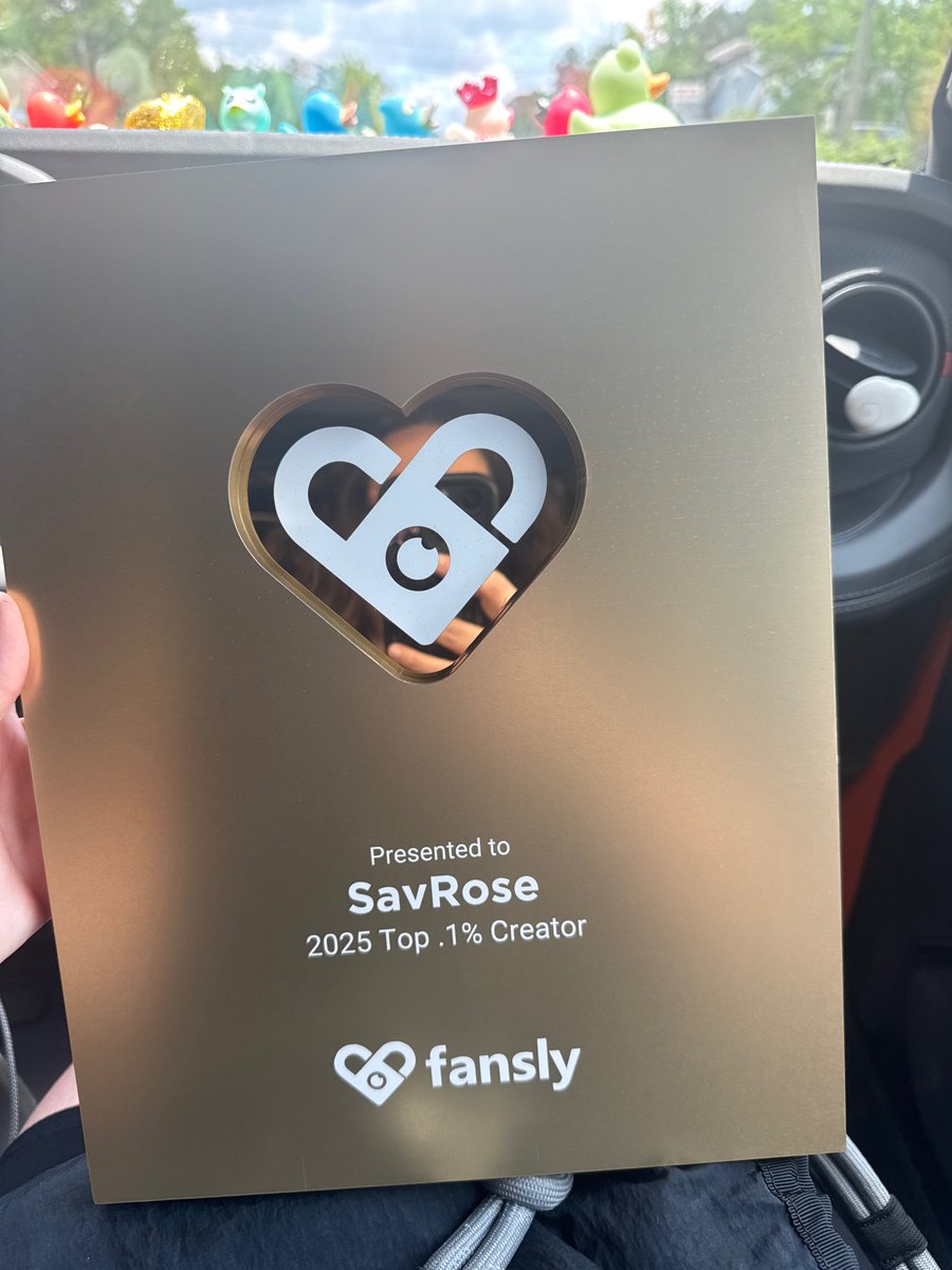 Sav Rose 🌹 tweet media