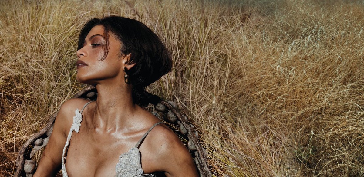 zendayaonfilm's tweet photo. zendaya photographed norman jean roy for elle magazine https://t.co/TiXPOGm5E4