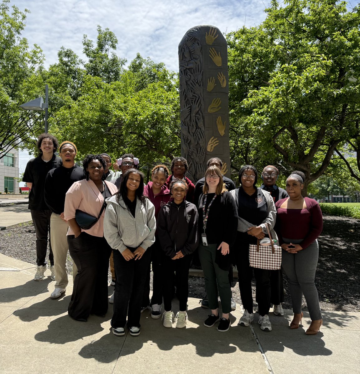 WDMO_DCBK's tweet photo. Juniors from Hogan Preparatory wrapped up their school year with a visit to the federal courthouse in Kansas City. Students observed proceedings, met with U.S. Marshals, and had lunch with federal attorneys. We loved having you visit! @hoganprepkc https://t.co/8gpFeZqbq7