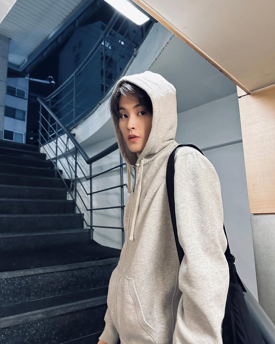 MARK LEE BASE tweet media