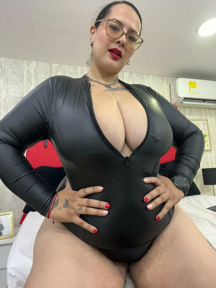 Goddess Sophie tweet media