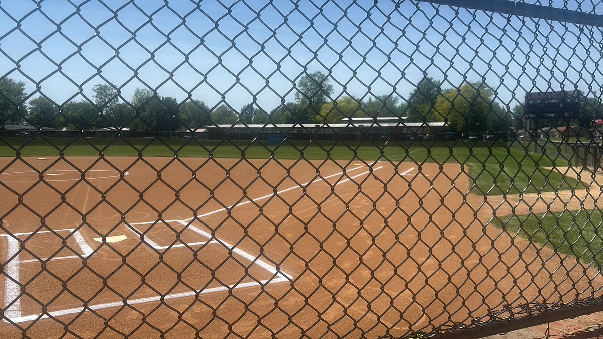 EricVah1's tweet photo. It’s time for a playoff softball doubleheader at Kenton HS with USV and HN squaring off in the first of two district semifinals today! Arlington and Ridgemont will follow the HN/USV game! Drew Crabtree and I will have the call of both games on @wktnradio! Pregame starts at 2:30! https://t.co/SAyaRCKxUy