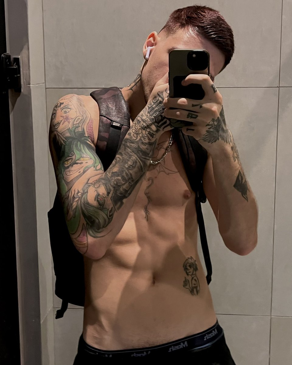 spin3lli19's tweet photo. Faço luzes ou ruivo dnv? https://t.co/Up2cOTnJSk