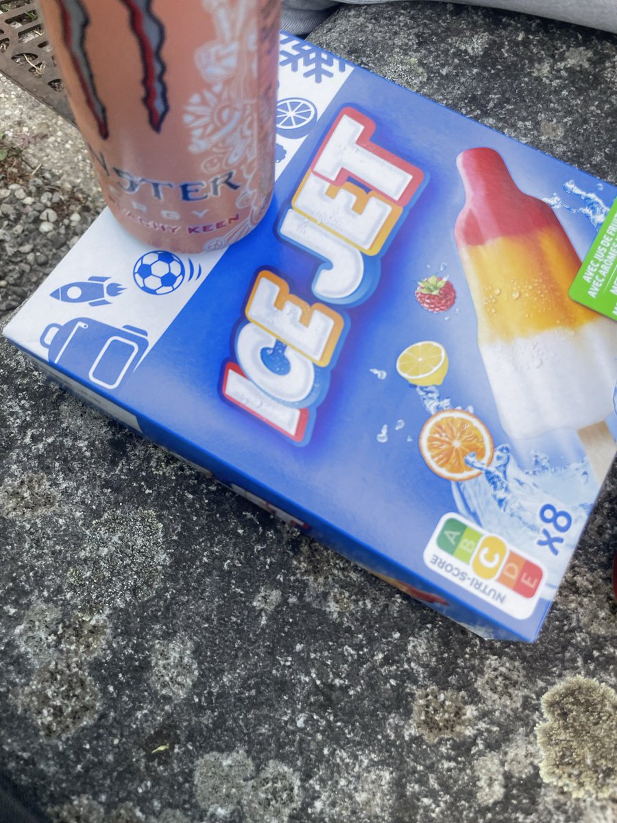 léa ✮⋆˙ tweet media