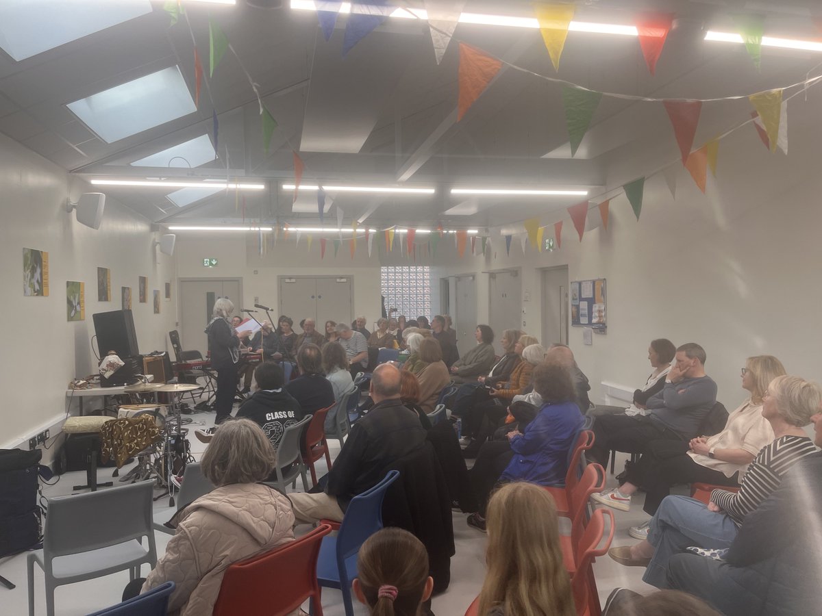thehxpress's tweet photo. Great turnout for poetry night at #hxfest.  Great line up of events all weekend👍 …. and the weather forecast is excellent 🤞 https://t.co/8jkj51vvu7