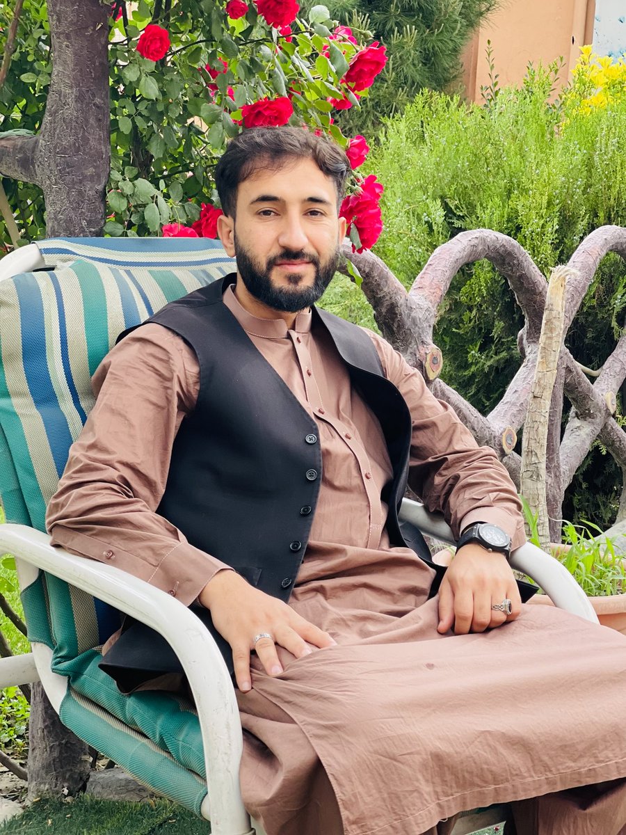 itz_turab18's tweet photo. پریږده چې بې واره په هر ځای کښې در یادېږم!

د کابل ښکلې فضا د روح ارامتیا او دزړه درمل 🌸🤎🙃 https://t.co/jXftUKsKhx