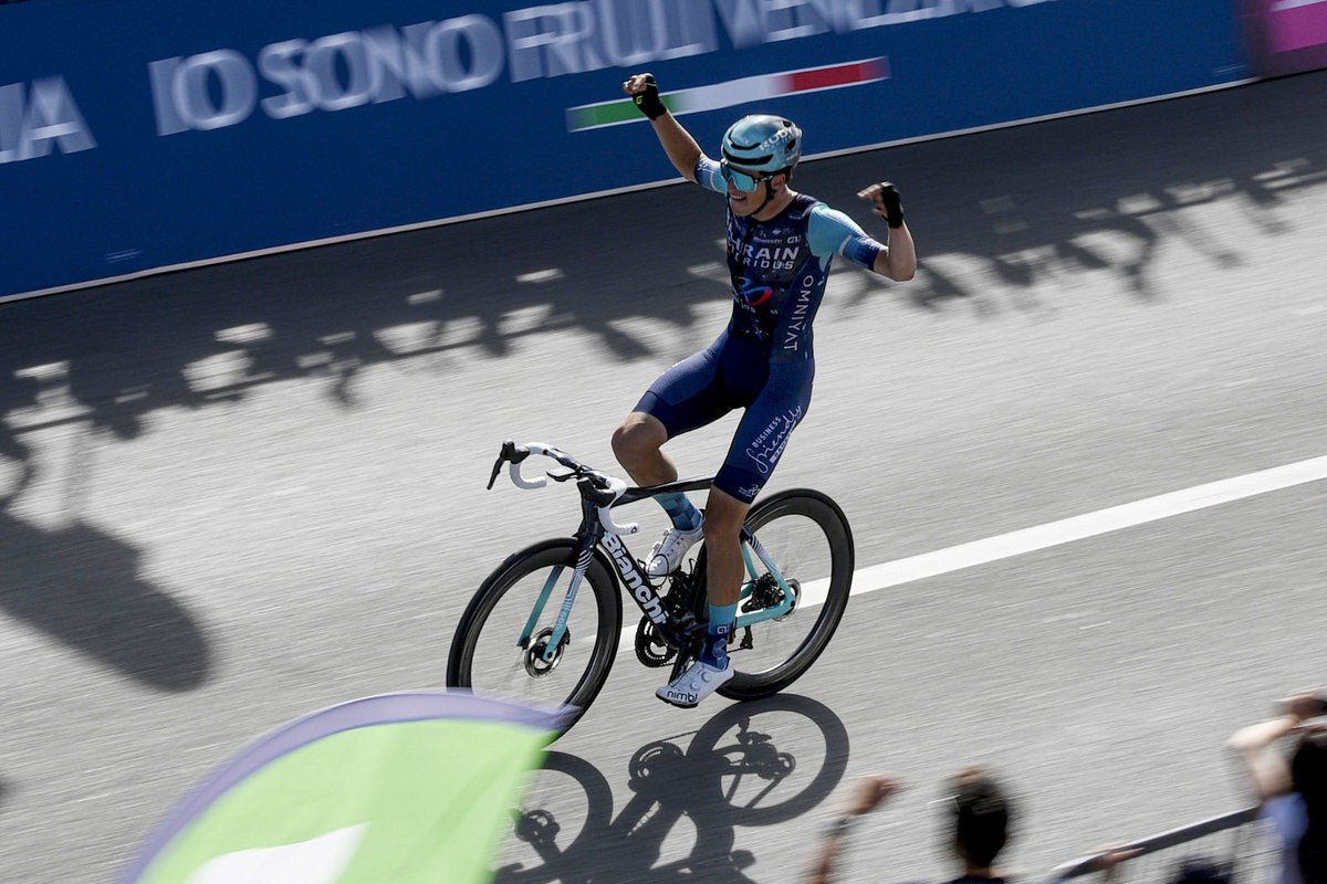 BHRVictorious's tweet photo. 🇮🇹 #GirodItalia | ST 12

🥇 @SegaertAlec secured our first stage victory at this year’s @giroditalia, while Afonso Eulálio kept the Maglia Rosa.

#RideAsOne 

🔗 https://t.co/CKCZkN2aBR

📸 @SprintCycling https://t.co/QElGNC7KZx