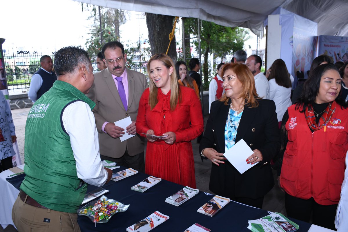 Anaamunizneyra's tweet photo. Esta tarde, en coordinación con la @COPARMEX_Edomex, inauguramos la #FeriaEducativa2026, un espacio pensado para acercar más oportunidades académicas y de desarrollo a las y los jóvenes atenquenses. 📚🖥️

Agradezco al Presidente @julianniembro, a la Dra. Graciela Meza Díaz y a las y los consejeros de la #COPARMEX por sumar esfuerzos con el @SanMateoAGob para impulsar acciones que ayuden a la juventud a cumplir sus sueños y alcanzar sus metas.