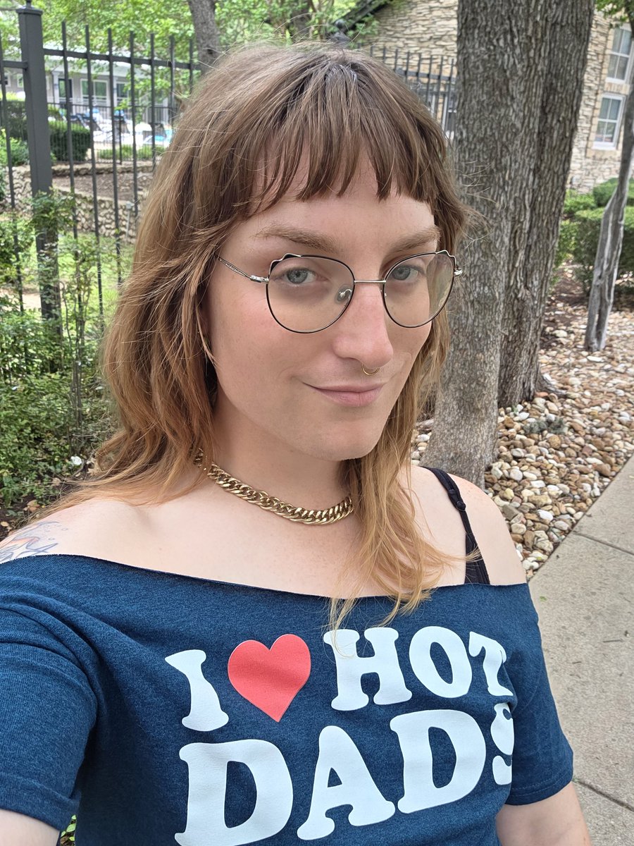 internet hottie tweet media